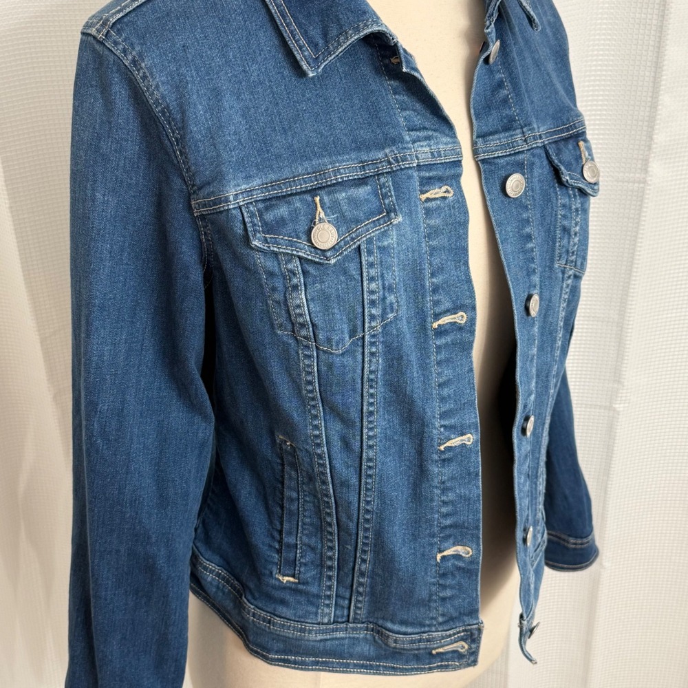 Old Navy Women's Classic Long Sleeve Denim Button Front Jean Jacket - Picture 4 of 7